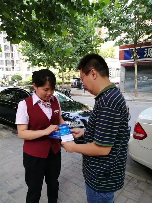 胸前长痘是什么原因导致的